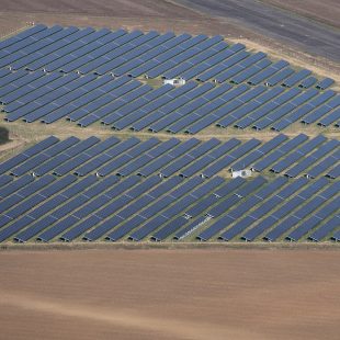 solar-farm-g4109b3901_1920 solar-farm-g4109b3901_1920